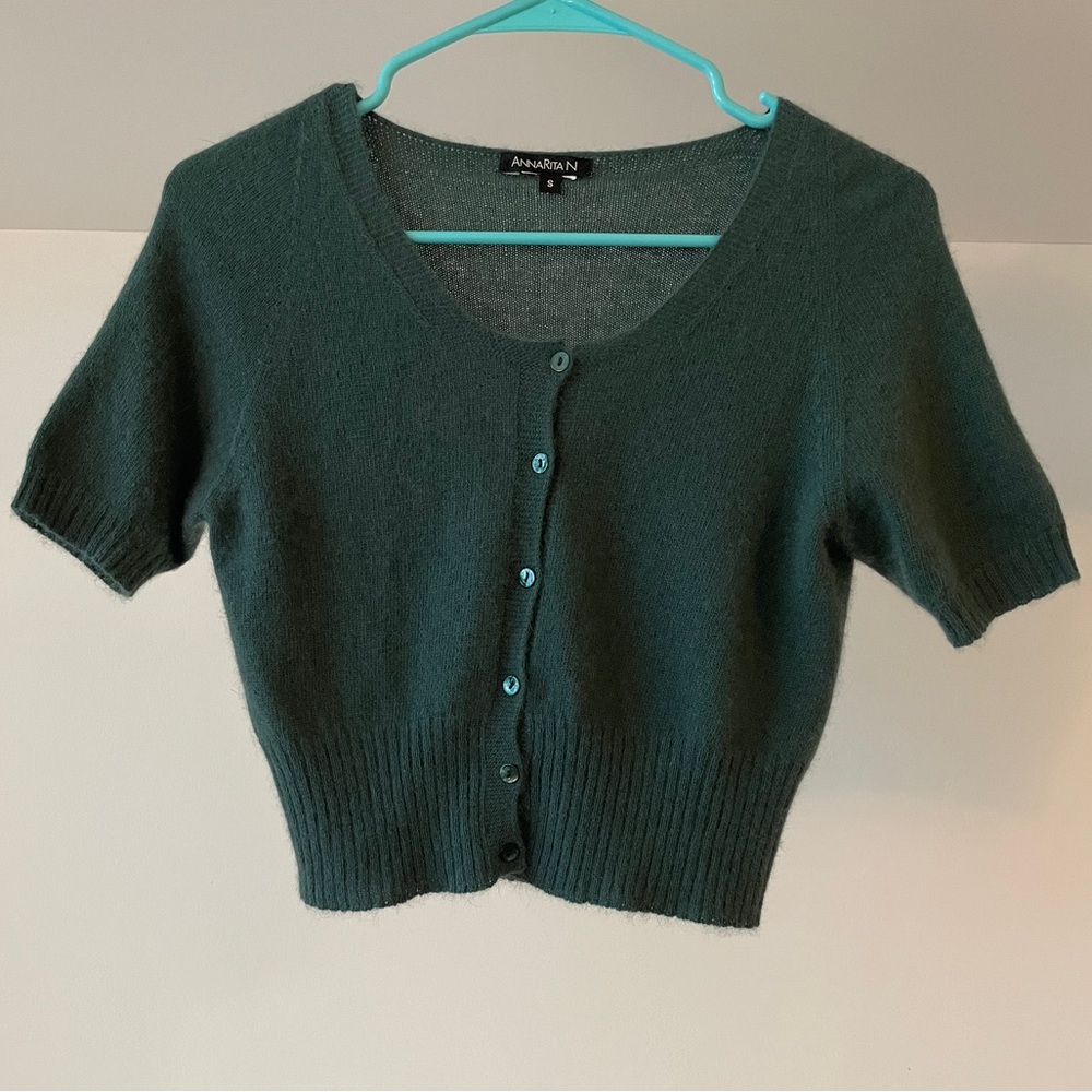 Warm cropped top! 💚